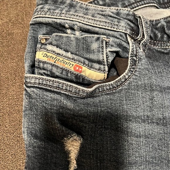 Mens Diesel TROXER R8KJ4 Stretch Slim Skinny Blue Jeans W36 L32 - Picture 2 of 16